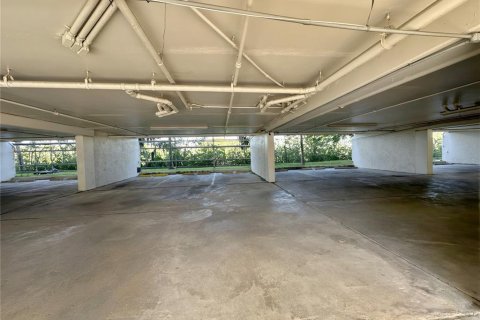 Condo in New Port Richey, Florida, 2 bedrooms № 2383409 - photo 22