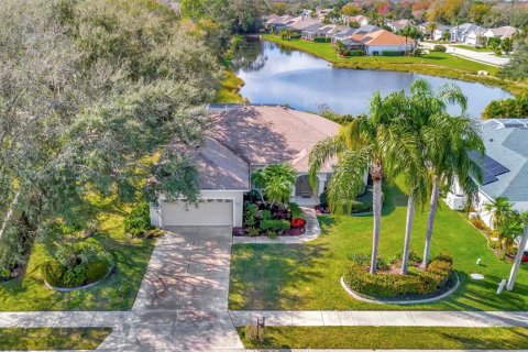 Villa ou maison à louer à Bradenton, Floride: 2 chambres, 170.75 m2 № 1899464 - photo 1