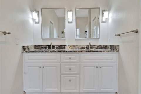 Villa ou maison à louer à Bradenton, Floride: 2 chambres, 170.75 m2 № 1899464 - photo 25