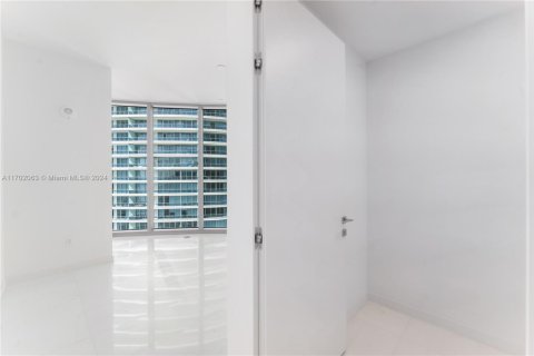 Condominio en venta en Miami, Florida, 3 dormitorios, 216.28 m2 № 1958891 - foto 14