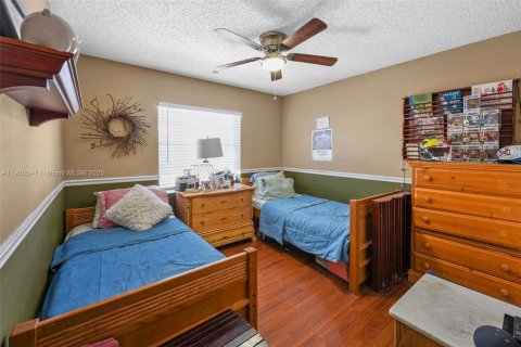 House in Miami, Florida 3 bedrooms, 146.23 sq.m. № 1952636 - photo 26