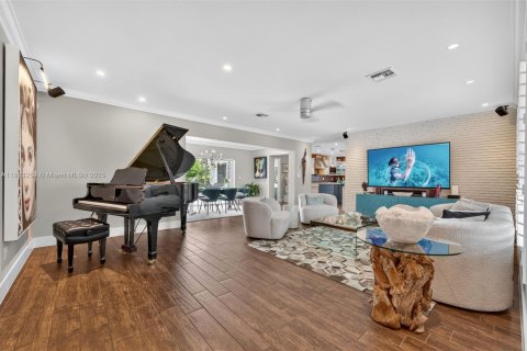 House in Wilton Manors, Florida 3 bedrooms, 184.69 sq.m. № 1895860 - photo 6