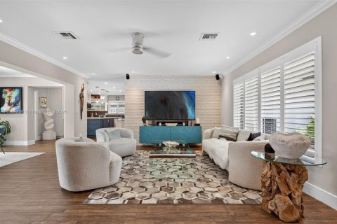 House in Wilton Manors, Florida 3 bedrooms, 184.69 sq.m. № 1895860 - photo 7