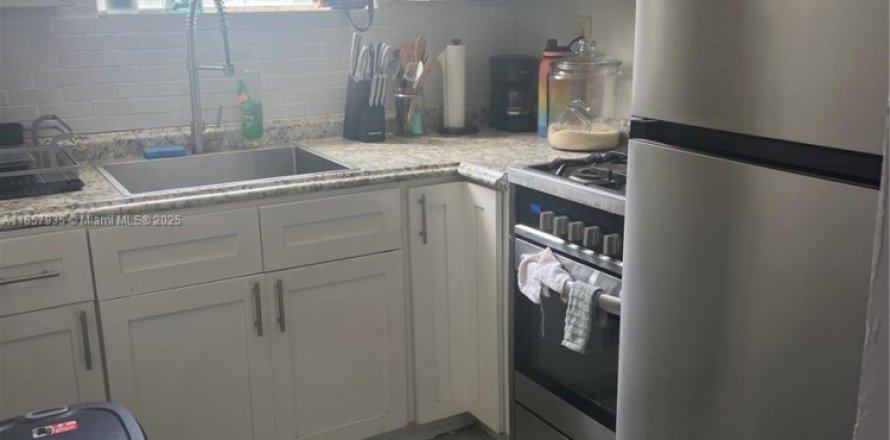 Condo à Miami Beach, Floride, 1 chambre  № 1887516