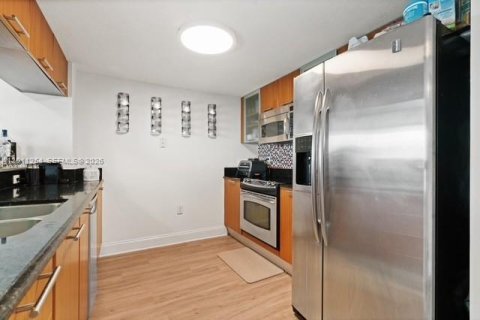 Copropriété à louer à Miami, Floride: 1 chambre, 78.22 m2 № 2076673 - photo 9