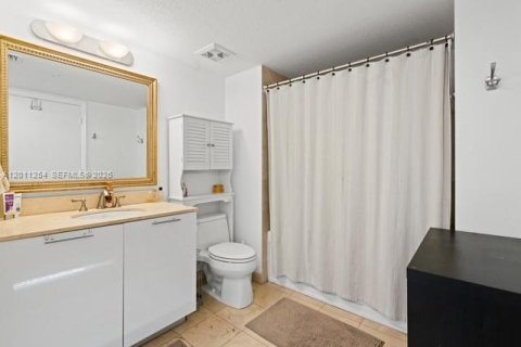 Copropriété à louer à Miami, Floride: 1 chambre, 78.22 m2 № 2076673 - photo 17
