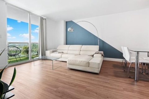 Copropriété à louer à Miami, Floride: 1 chambre, 78.22 m2 № 2076673 - photo 2