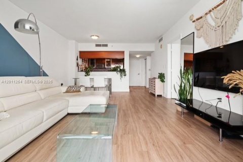 Copropriété à louer à Miami, Floride: 1 chambre, 78.22 m2 № 2076673 - photo 4