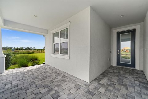House in Punta Gorda, Florida 4 bedrooms, 182.18 sq.m. № 2199937 - photo 2