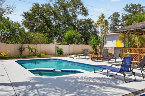 Villa ou maison à vendre à Saint Petersburg, Floride: 3 chambres, 147.53 m2 № 2275422 - photo 2