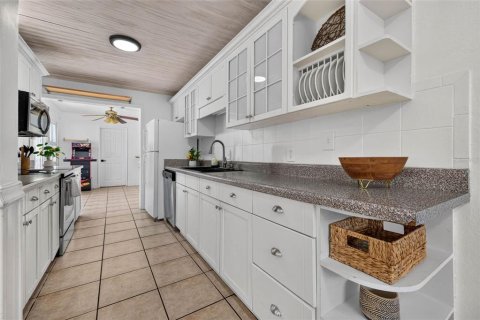 Villa ou maison à vendre à Saint Petersburg, Floride: 3 chambres, 147.53 m2 № 2275422 - photo 10