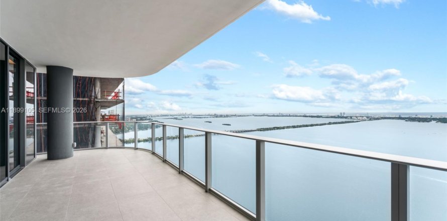 Condominio en Miami, Florida, 5 dormitorios № 2015826