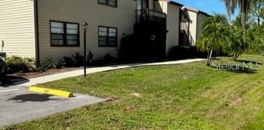 Condominio en Port Charlotte, Florida, 2 dormitorios  № 1827970