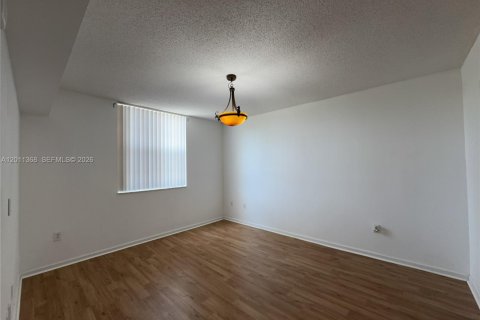 Condo in Hollywood, Florida, 1 bedroom № 2075178 - photo 5