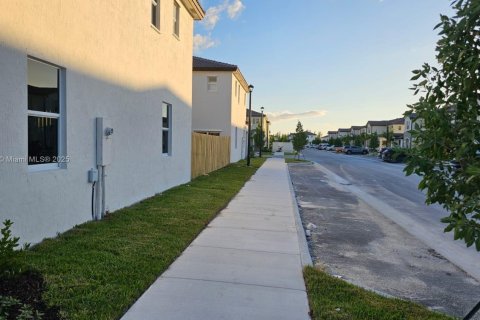 Adosado en alquiler en Homestead, Florida, 3 dormitorios № 2039814 - foto 5