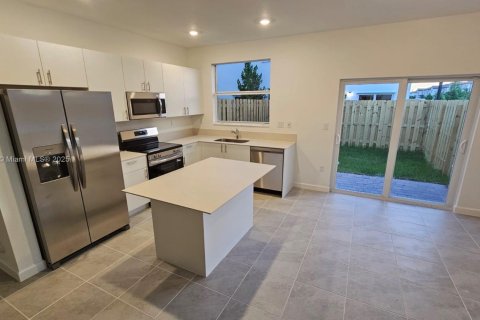 Adosado en alquiler en Homestead, Florida, 3 dormitorios № 2039814 - foto 7