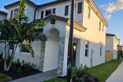 Adosado en alquiler en Homestead, Florida, 3 dormitorios № 2039814 - foto 3