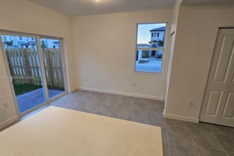 Adosado en alquiler en Homestead, Florida, 3 dormitorios № 2039814 - foto 14