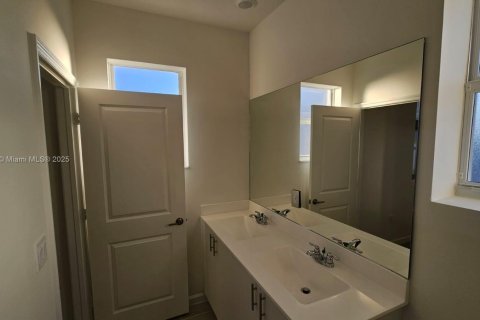 Adosado en alquiler en Homestead, Florida, 3 dormitorios № 2039814 - foto 20