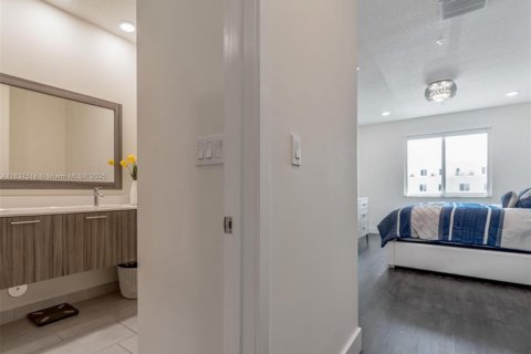 Copropriété à vendre à Doral, Floride: 3 chambres, 122.17 m2 № 1832291 - photo 13