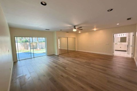 House in Longwood, Florida 4 bedrooms, 364.55 sq.m. № 2148834 - photo 19