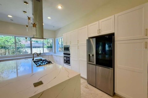 House in Longwood, Florida 4 bedrooms, 364.55 sq.m. № 2148834 - photo 9
