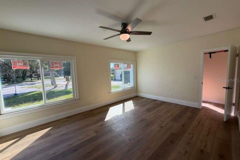 House in Longwood, Florida 4 bedrooms, 364.55 sq.m. № 2148834 - photo 25