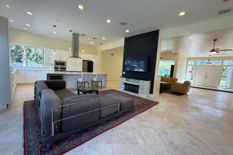 House in Longwood, Florida 4 bedrooms, 364.55 sq.m. № 2148834 - photo 10