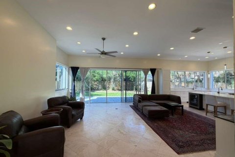 House in Longwood, Florida 4 bedrooms, 364.55 sq.m. № 2148834 - photo 17