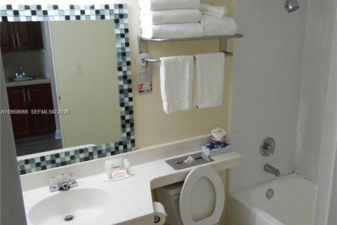 Купить кондоминиум в Санни-Айлс-Бич, Флорида 33.44м2, № 2022202 - фото 5