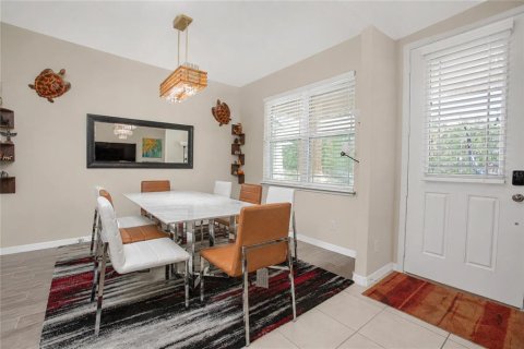 House in Orlando, Florida 4 bedrooms, 212.28 sq.m. № 2117862 - photo 5