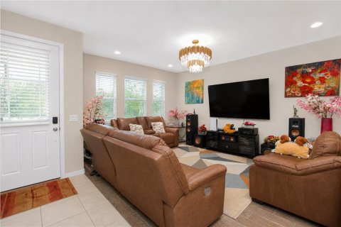 House in Orlando, Florida 4 bedrooms, 212.28 sq.m. № 2117862 - photo 6