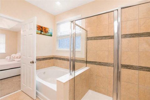 House in Orlando, Florida 4 bedrooms, 212.28 sq.m. № 2117862 - photo 18