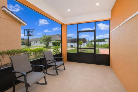 House in Orlando, Florida 4 bedrooms, 212.28 sq.m. № 2117862 - photo 10