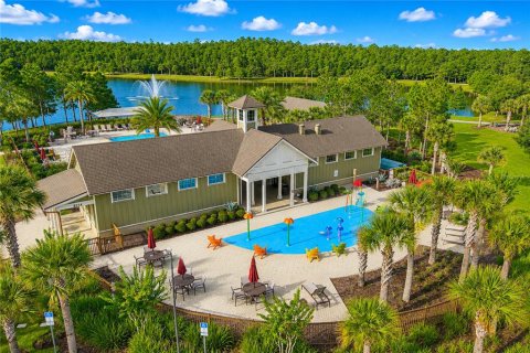 House in Orlando, Florida 4 bedrooms, 212.28 sq.m. № 2117862 - photo 23