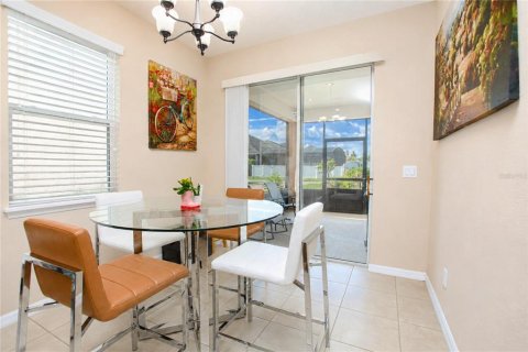 House in Orlando, Florida 4 bedrooms, 212.28 sq.m. № 2117862 - photo 9