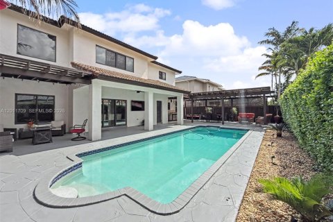 House in Miami, Florida 4 bedrooms, 214.6 sq.m. № 2075321 - photo 22