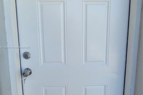 Appartement à louer à Miami, Floride: 1 chambre, 55.74 m2 № 1956689 - photo 2