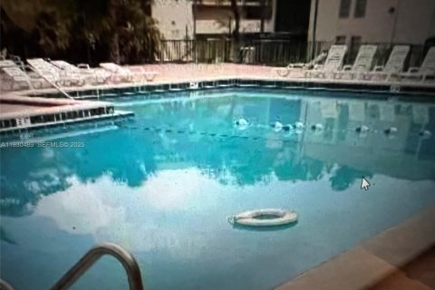 Copropriété à louer à Miami, Floride: 2 chambres, 89.93 m2 № 1989903 - photo 2