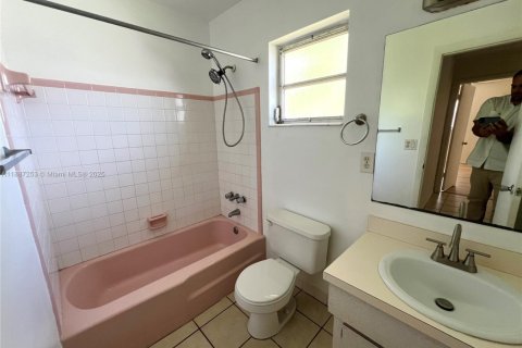 Снять в аренду кондоминиум в Окленд-Парк, Флорида 1 спальня, 57.6м2, № 1932883 - фото 6