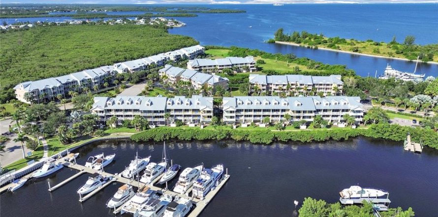 Adosado en Ruskin, Florida 3 dormitorios, 131.64 m2 № 2093243