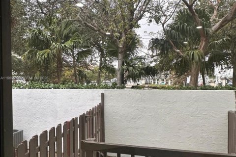 Touwnhouse à louer à Miami, Floride: 2 chambres, 92.9 m2 № 2051558 - photo 15