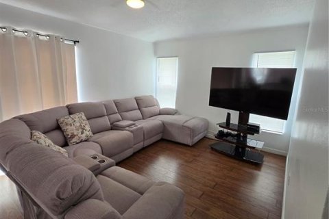 House in Kissimmee, Florida 3 bedrooms, 136.01 sq.m. № 2196884 - photo 8