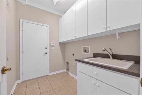Купить виллу или дом в Ривервью, Флорида 10 комнат, 250.93м2, № 2227300 - фото 17
