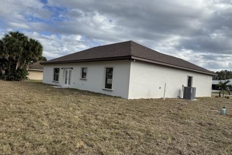 Casa en venta en Okeechobee, Florida, 4 dormitorios, 183.02 m2 № 2199746 - foto 15