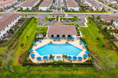 House in Homestead, Florida 4 bedrooms, 204.85 sq.m. № 1864802 - photo 22