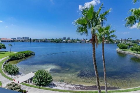 Condo à South Pasadena, Floride, 2 chambres  № 2306681