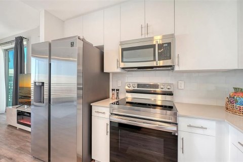 Condo in Sarasota, Florida, 2 bedrooms № 2094015 - photo 9