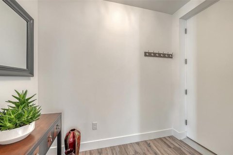 Condo in Sarasota, Florida, 2 bedrooms № 2094015 - photo 28