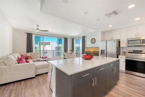 Condo in Sarasota, Florida, 2 bedrooms № 2094015 - photo 6